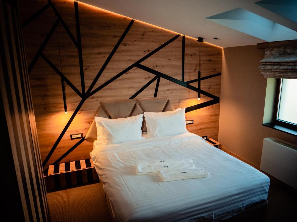 Hotel Goya Boutique Targu Jiu Ngoại thất bức ảnh