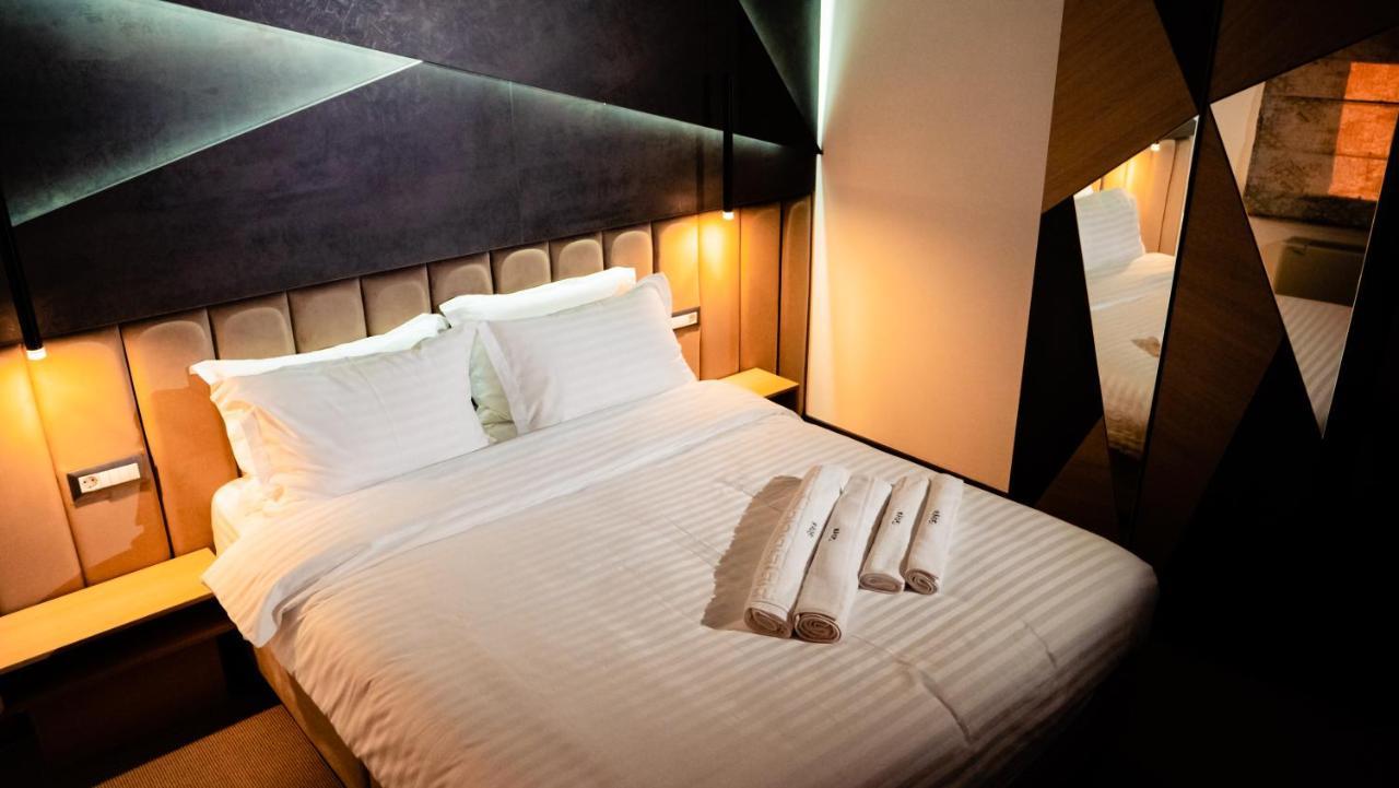 Hotel Goya Boutique Targu Jiu Ngoại thất bức ảnh