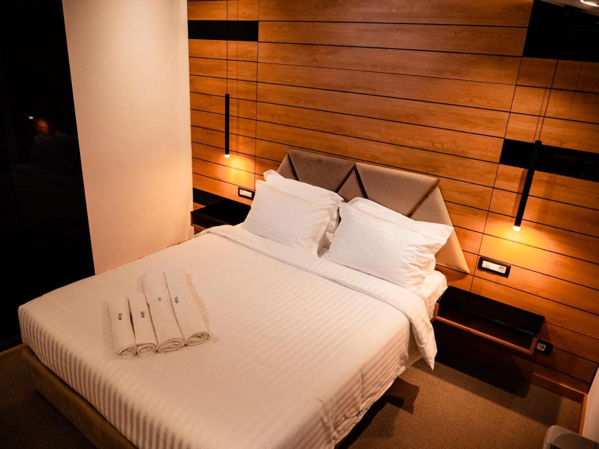 Hotel Goya Boutique Targu Jiu Ngoại thất bức ảnh