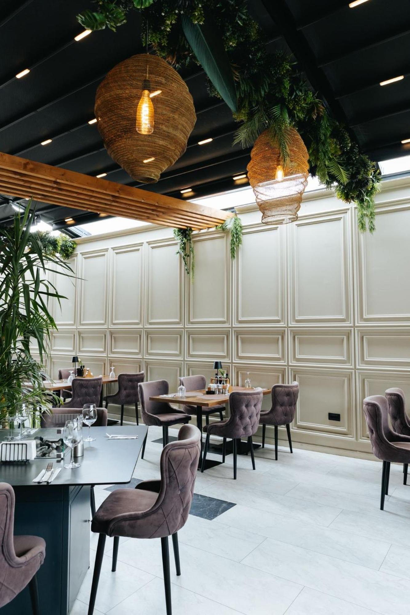 Hotel Goya Boutique Targu Jiu Ngoại thất bức ảnh